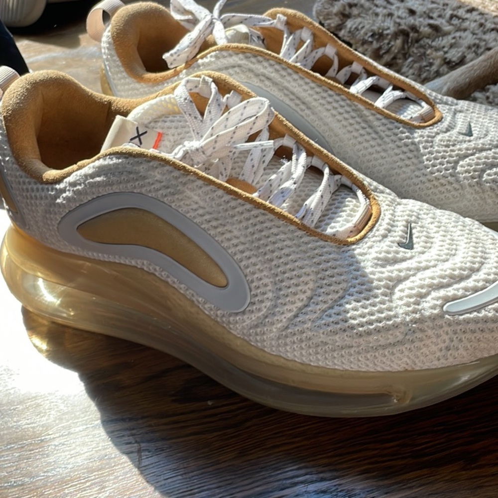 Nike air max 720 pure vanilla used like new will except trades